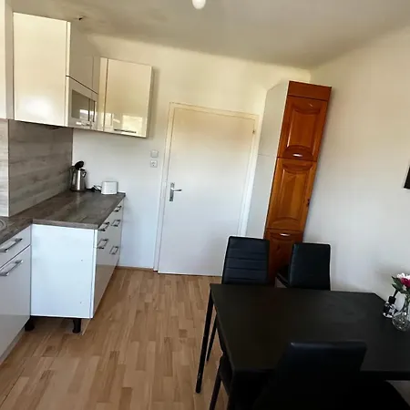 Monteurwohnung - Charmante Und Praktische Wohnung * קלגנפורט