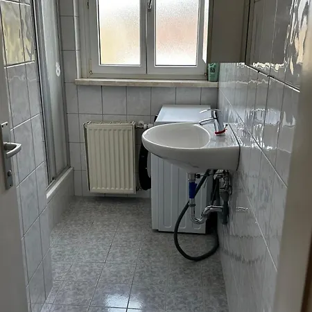 Monteurwohnung - Charmante Und Praktische Wohnung *